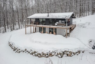 886 Dalewood Rd, Jamaica, VT 05343