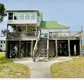 917 Delchamps Ave, Dauphin Island, AL 36528