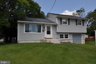 8 Forrest Ct, Lumberton, NJ 08048