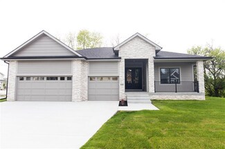 4310 SW 33rd St, Des Moines, IA 50321
