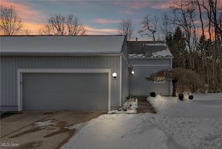 1481 Iris Glen Dr, Twinsburg, OH 44087