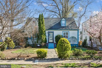 910 17th St S, Arlington, VA 22202