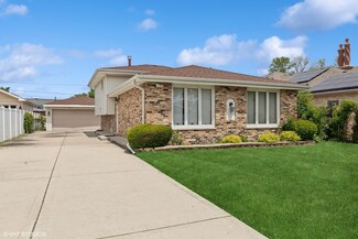 5738 W 88th St, Oak Lawn, IL 60453