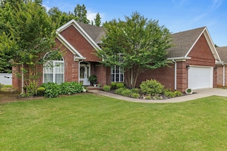 226 Jordan Ln, Florence, AL 35630