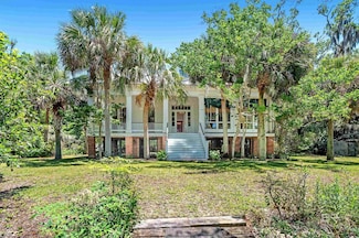 907 Captain O'Neal Dr, Daphne, AL 36526