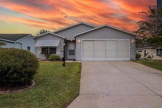 523 San Pedro Dr, Lady Lake, FL 32159