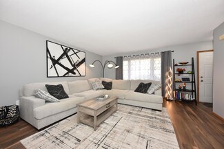 10152 W Whitnall Edge Dr Unit E, Franklin, WI 53132