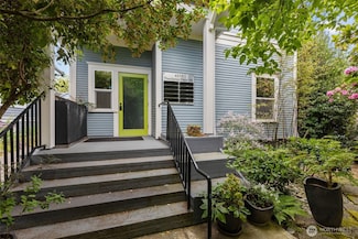 4510 Thackeray Place NE, Seattle, WA 98105