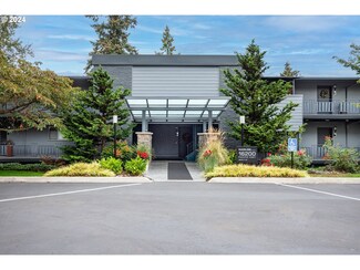 16200 Pacific Hwy Unit 2, Lake Oswego, OR 97034