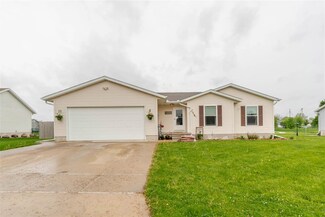 830 Jolene Dr, Dunkerton, IA 50626