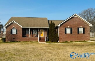 2744 Marguerite St, Gadsden, AL 35903