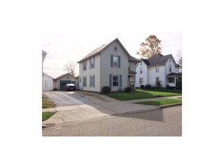 511 E Canal St, Newcomerstown, OH 43832