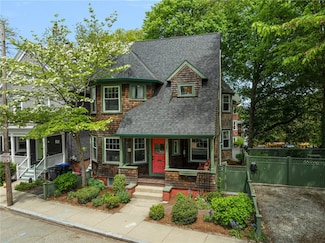 3 Hidden St, Providence, RI 02906