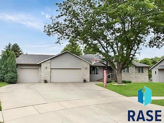 1804 S Strabane Cir, Sioux Falls, SD 57106