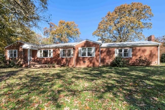 1215 Ingleside Ave, Florence, AL 35630