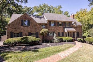 7011 Fair Oaks Dr, Cincinnati, OH 45237
