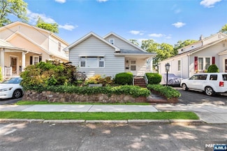 169 Harcourt Ave, Bergenfield, NJ 07621
