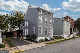 128 Chestnut St, Spring City, PA 19475