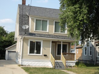 934 Fenton St, Aurora, IL 60505