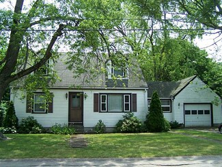 16 Midway Dr, West Warwick, RI 02893