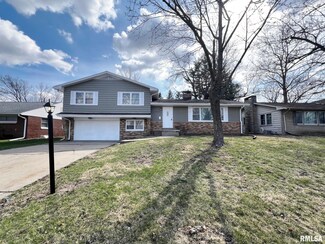 2606 W Marian Ct, Peoria, IL 61614