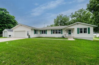 305 W Farmers St, Stanwood, IA 52337