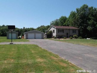 65 Kelly Rd, Fulton, NY 13069