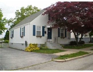 46 Grand View Rd, Pawtucket, RI 02860