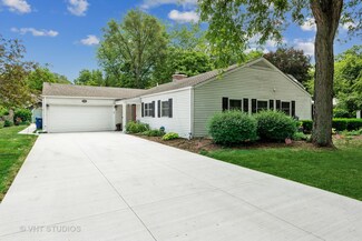 909 S Main St, Wheaton, IL 60189
