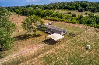28915 Creekside Ln, Macomb, OK 74852