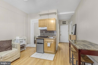 1324 Locust St Unit 329, Philadelphia, PA 19107