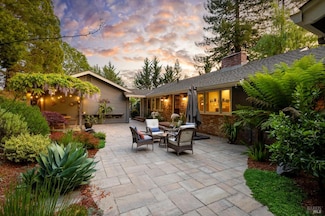 1643 Furlong Rd, Sebastopol, CA 95472