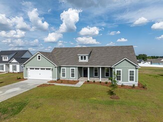 11 Edgewater Dr, Tifton, GA 31793