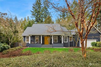 8356 New Holland Ct NE, Bainbridge Island, WA 98110