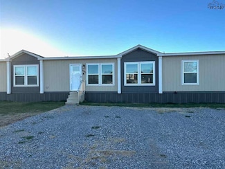805 N Wilbarger St, Electra, TX 76360