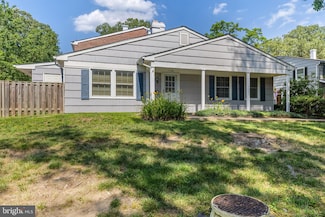 1746 Woodridge Ct, Crofton, MD 21114