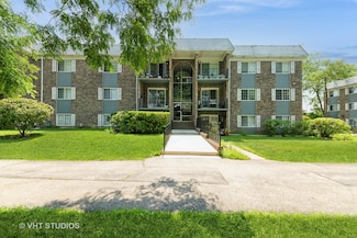 1511 N Windsor Dr Unit 305, Arlington Heights, IL 60004