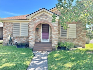 4915 Houston Dr, Galveston, TX 77551