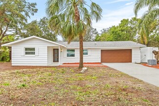2255 S Lagoon Cir, Clearwater, FL 33765