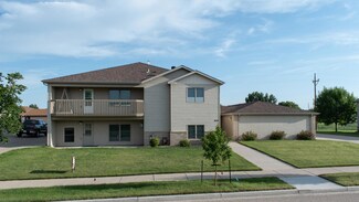 806 Bridgeport Dr, Bismarck, ND 58504