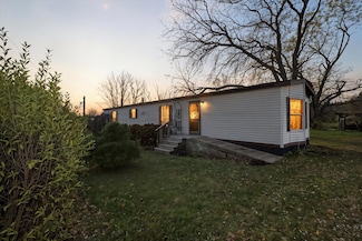 308 Water St, Paris, MI 49338