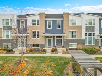 29W710 Everton Dr, Warrenville, IL 60555