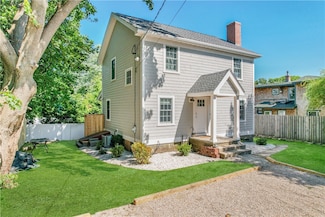 10 Robinson St, Narragansett, RI 02882