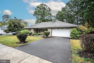 353 Edgewood Dr, Hatfield, PA 19440