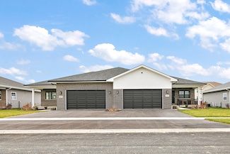 2037 Isabella Ln, Minooka, IL 60447