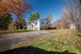 422 Bog Rd, Vassalboro, ME 04989