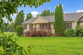 205 Jackson St, Cowan, TN 37318