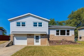 9118 S 89th Ave, Hickory Hills, IL 60457