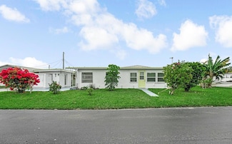 8904 Palm St, Boynton Beach, FL 33436