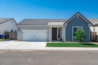 4146 Dennis Ave, Clovis, CA 93619